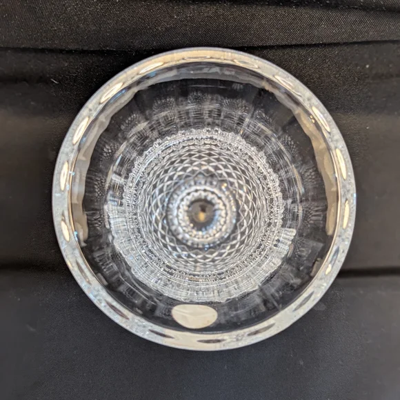 *NEW* Crystal Vase - Picture 2 of 3